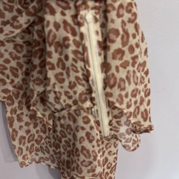 Lulu’s | Women’s Ivory Brown Sheer Blush Animal Print Long Sleeve Blouse Size M - Picture 13 of 16